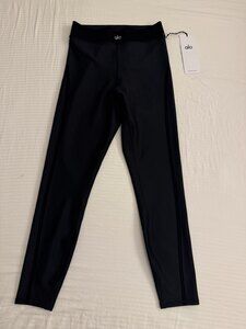 Alo Yoga Airlift High-Waist 7/8 Line Up Legging